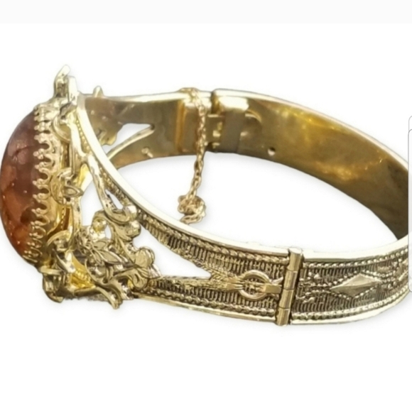 WHITING & DAVIS VINTAGE RARE GOLDTONE & HONEY SHIMMER CABACHON  HINGED BRACELET - Picture 6 of 6